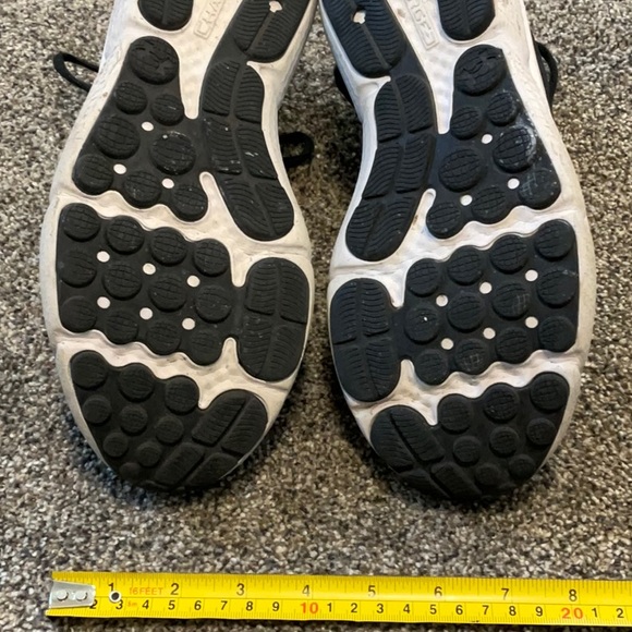 Youth wide under armour sneaker size 7 2E - Picture 5 of 7
